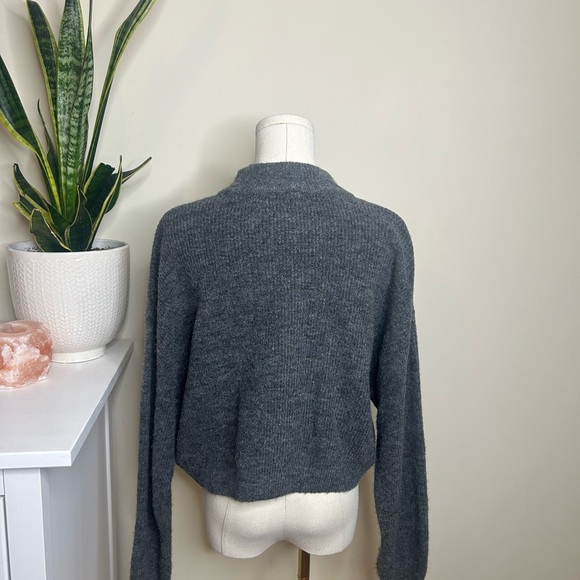 H&M Grey mock neck knit sweater short - Picture 3 of 6